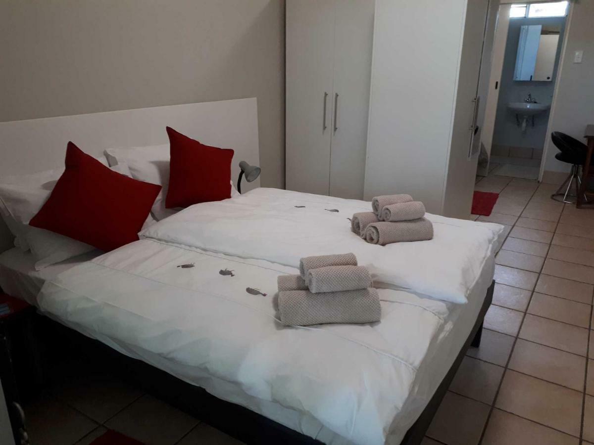 Suiderhof Self-Catering Hotel Windhoek Kültér fotó