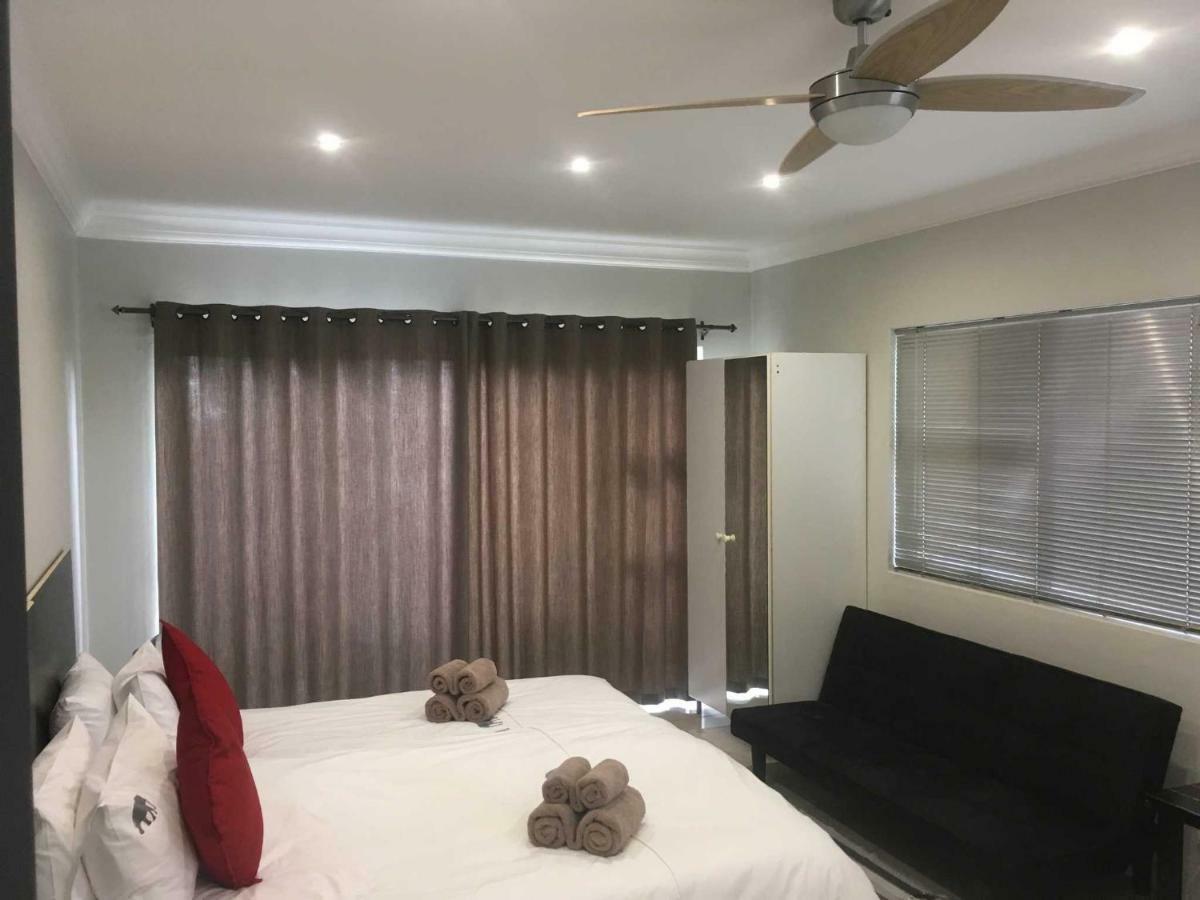 Suiderhof Self-Catering Hotel Windhoek Kültér fotó