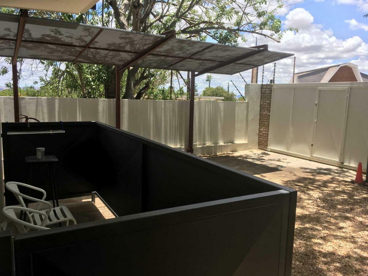 Suiderhof Self-Catering Hotel Windhoek Kültér fotó