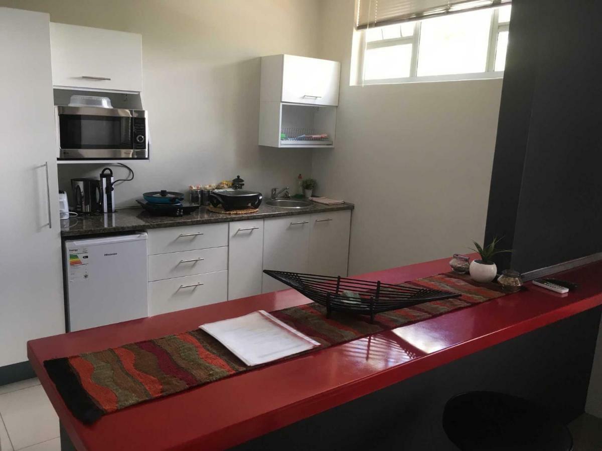 Suiderhof Self-Catering Hotel Windhoek Kültér fotó