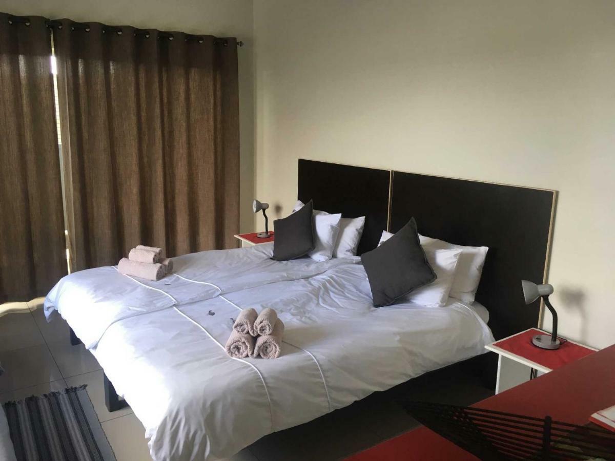 Suiderhof Self-Catering Hotel Windhoek Kültér fotó